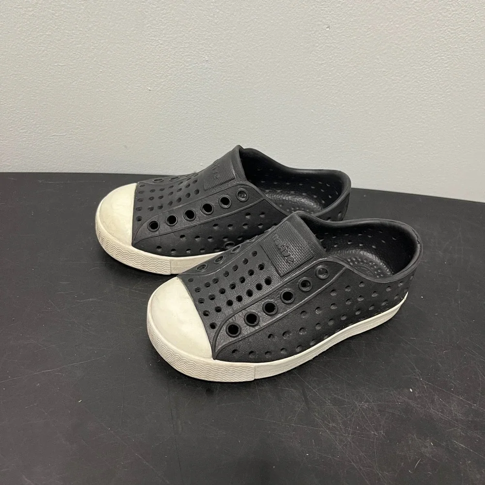 Native Shoes Kids Jefferson Water Shoe Black White Slip‎ On Round Toe C6